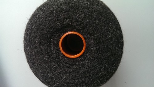 900 g Wolle Kaschmir GP 58,00 €//kg grün-meliert Cashmere Maschinenstrick edel