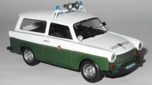 IXO//IST TRABANT 601 UNIVERSAL Volkspolizei POLICE NEW-NEU--OVP 1//43