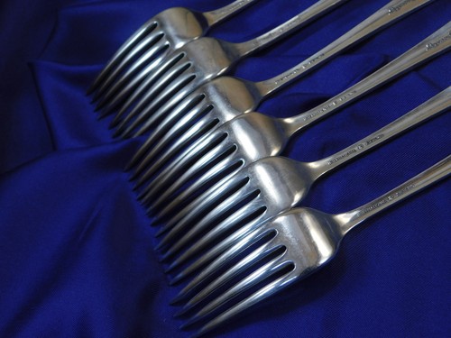 NEARLY NEW CONDITION INTERNATIONAL QUEEN/'S LACE STERLING SILVER PLACE FORK