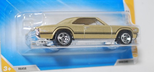HOT WHEELS 2010 NEW MODELS /'67 CHEVELLE SS 396 GOLD #044 FACTORY SEALED