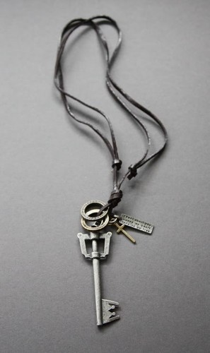 NEW Leather Men/'s Metal Pendant Surfer Necklace Choker