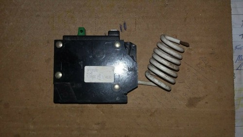Bryant GFCB130 chips @ screw terminals 30 amp GFI Circuit Breaker