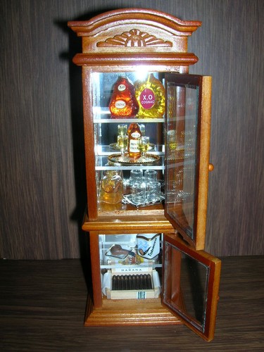 Reutter porcelana señores vitrina caballero Cabinet muñecas Tube 1:12 Art 1.714//3