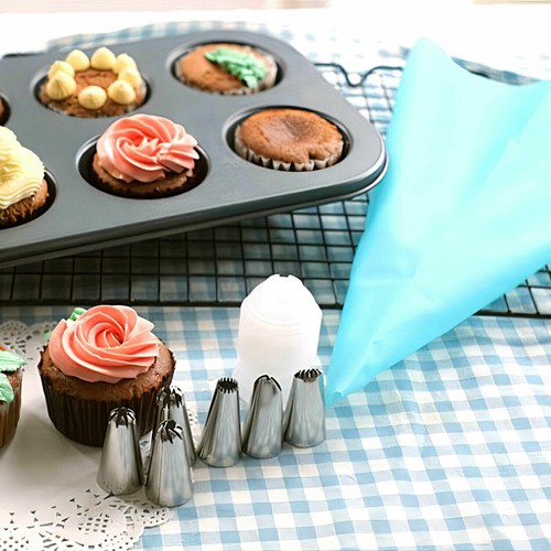 20Pcs Cake Baking Decorating Kit Set Icing Bag Piping Nozzles Tips Cupcake Tools 20Pcs Cake Baking Decorating Kit Set Icing Bag Piping Nozzles Tips Cupcake Tools