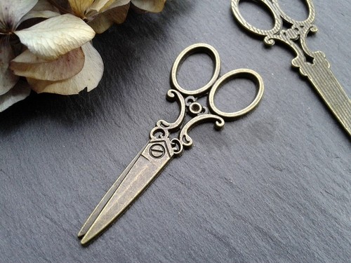 Antique Bronze Scissors Charms 5pcs D2 Steampunk Vintage Pendants Gold Kitsch