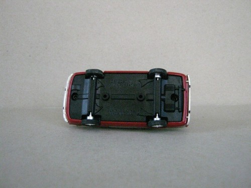 Belka-Squirrel IMZ-NAMI-A50 1955 Russische Sowjet UdSSR Concept Van 1//43 DeA PCT
