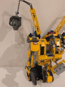 The LEGO Movie:  Emmet's Construct-O-Mech (70814) - 98% COMPLETE w/ manual