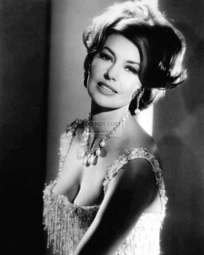 8X10 PUBLICITY PHOTO CYD CHARISSE ACTRESS AND DANCER DD513