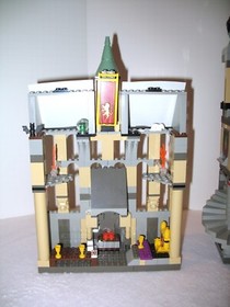 LEGO Harry Potter Hogwarts Castle #4709 100% Complete