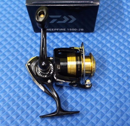 Daiwa Sweepfire 2B Front Drag Spinning Reels In Dark Blue Box CHOOSE YOUR MODEL!