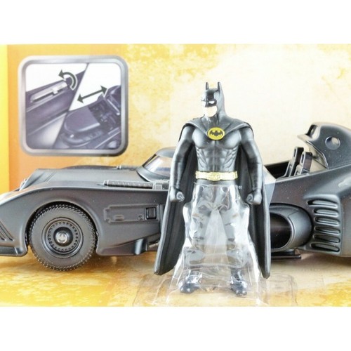 JADA DC Comics 1989 Batman Batmobile 1:24 scale