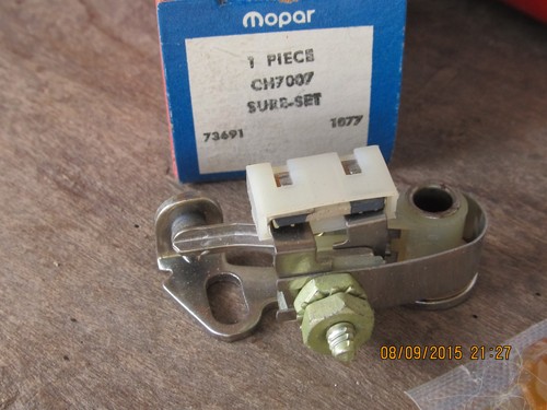 NOS MOPAR IGNITION POINTS CHRYSLER DODGE PLYMOUTH with BUILT IN CONDENSER