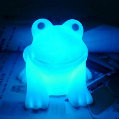 Cute Magic LED Night Light Frog Shape Colorful Color Room Bar Changing Lamp Z9O6