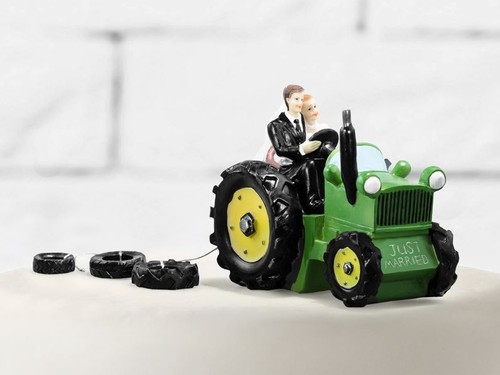 CAKE TOPPER SPOSI SEDUTI SU TRATTORE VERDE JUST MARRIED STATUINA TORTA NUZIALE