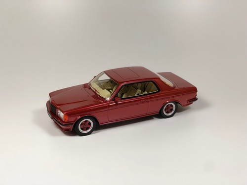 1:18 Mercedes-Benz 500CE AMG C123 RED LIM