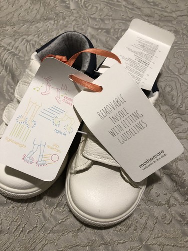 Boys Mothercare White Trainers With Navy Blue Heel Size 2 Bnwt £15