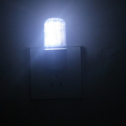 US//EU Plug LED Wall Mounted Plug-in Emergency Night Light Home 3W Bedside Lamp