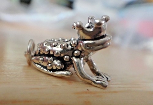 Sterling Silver 3D 19x10mm 4 gram Toad Frog Prince Crown Princess Charm