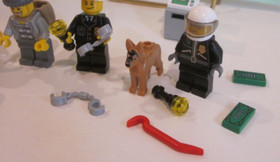 LEGO TOWN CITY POLICE 7279 POLICE MINIFIGURE COLLECTION COMPLETE MINIFIGS MANUAL