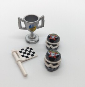 LEGO World Racers 8864 Lot - Rex-treme (wr001) & Max-treme (wr011) Flag, Trophy