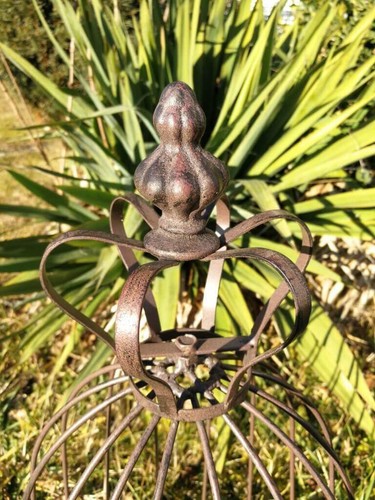 Dekokrone Vasto aus Metall Gartenkrone Metallkrone Rostkrone Pflanzkrone