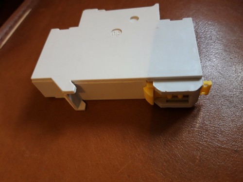 Porte fusible 8.5×31.5 coupe-circuit sectionneurs 20 A Legrand réf 01230 400 V