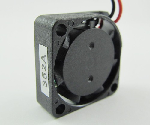 1 x ADDA Ball Bearing MINI DC Cooling fan AD2005LB-K70 5V 0.05A 20x20x6mm 2006