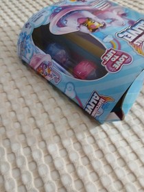 Hatchimals Alive, Make a Splash Playset with 15 Accessories-New