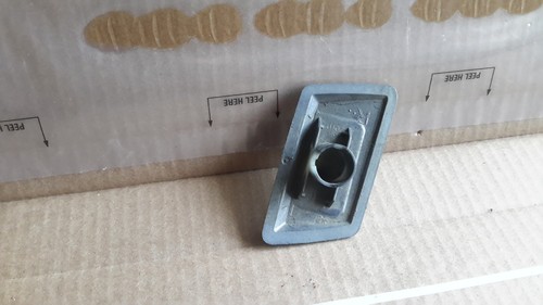 05 06 07 08 Cadillac SRX FRONT HEADLIGHT WASHER NOZZLE Cover LIGHT BLUPINK RIGHT