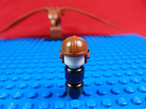 LEGO-MINIFIGURES SERIES X 1 REDDISH BROWN AVIATOR HAT HEADGEAR MINIFIGURES PART