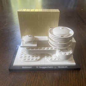 LEGO Architecture 21004 Solomon R. Guggenheim Museum Sold As Is Free Shipping!!!