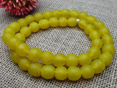 Krobo Ghana recycled Altglas Pulver Mittelalter Grubenbrand Glasperlen gelb 13mm