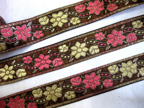 lfm,ca.32mm breit B194 Orientalische Borte in verschiedenen Farben