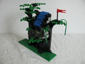 Vintage LEGO Legoland Castle Forestmen's Hideout #6054 99.9% Complete Read!