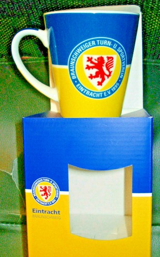 Tasse//Becher ca 0,3 L.Eintracht Braunschweig Fanartikel konisch Porzellan