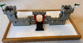 Vintage LEGO Castle Set 6073 - Knight's Castle; 99% complete