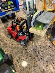 Lego City Great Vehicles 60169 Cargo Terminal