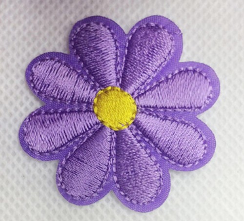 2 x Iron On Flower Daisy Applique Sew on *Buy 1 get 1 30/% Off *2