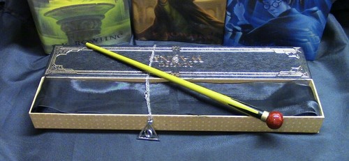 Skender Wand w// FREE Deathly Hallow Necklace