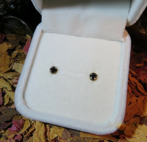 Natural Australian Midnight Sapphire solid 9k yellow gold stud earrings Details about / HOT