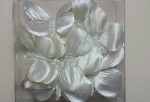 8 BUTTERFLY CLIPS SATIN PEARL IVORY PETALS WEDDING //PARTY CELEBRATION DECORATION