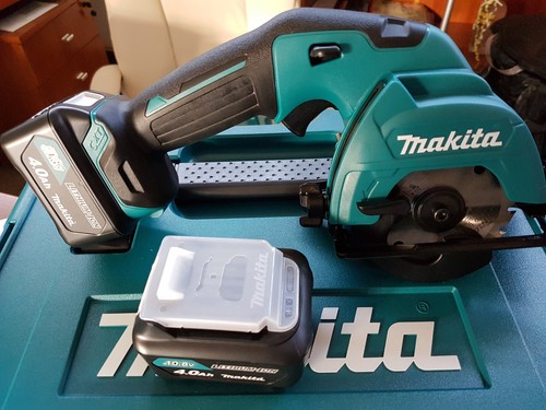 2 x Akku Ladegerät im MAKPAC Akku Makita Handkreissäge HS301DSMJ