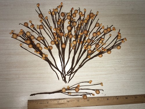 DLCC~15 PCS PRIMITIVE tan// old gold pip berry picks 7/"