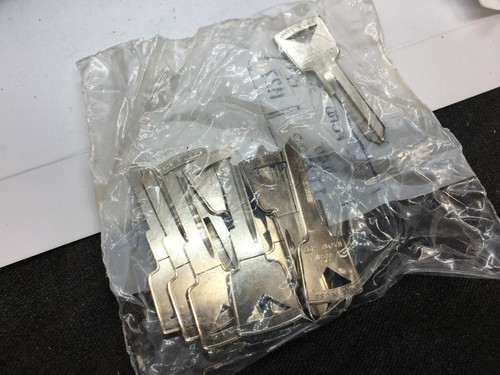 10 Vintage Ford Key Uncut Blanks 10 Ignition Keys in NOS Bags H27 1960/'s