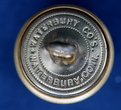 PEN CENTRAL VINTAGE RAILROAD BUTTON