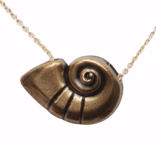 Disney Princess Ariel The Little Mermaid Ursula Voice Spell Conch Shell Necklace
