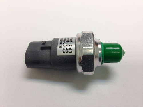 S034 High Low Trinary Pressure Switch for Cooling Fan OEM# 8864560030
