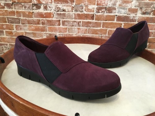Clarks Artisan Dark Purple Suede Daelyn Monarch Slip on Comfort Loafer NEW