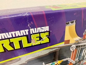 LEGO 79103 Teenage Mutant Ninja Turtles TV Series Turtle Lair Attack Sealed NEW