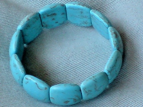 WIDE £5.95 NWT ELASTICATED BRACELET with OVAL TURQUOISE RESIN STONES 1/"// 2.5cm